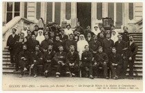 Bémécourt. Souvilly Un groupe de blessés de la maison de convalescence.