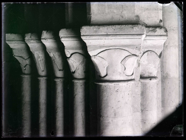 Église Saint-Taurin d'Évreux (Eure), détail des colonnes.