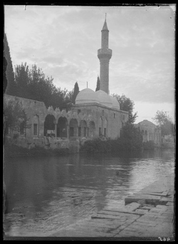 Ourfa (Turquie), mosquées autour du lac d'Abraham (notice PA).