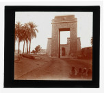 Porte du temple de Karnak (Égypte).