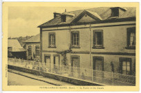 Notre-Dame-du-Hamel. La Mairie et les Classes.