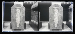 Salle et collections d'un musée égyptien.
