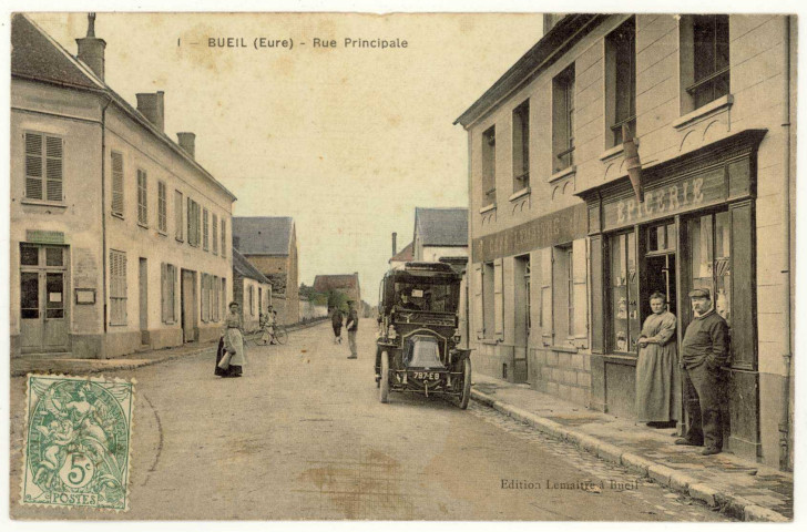 Bueil. Rue principale.