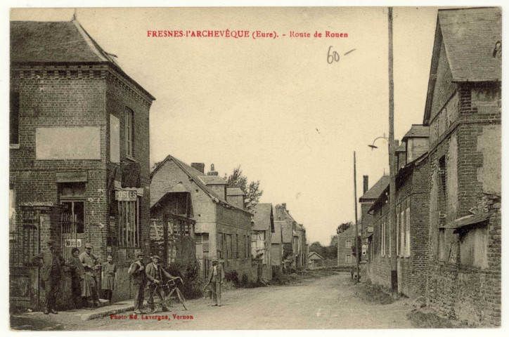 Fresne-l'Archevêque. Route de Rouen.