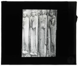 Cathédrale Notre-Dame de Chartres (Eure-et-Loir), portail royal, porte centrale, ébrasement droit, quatre statues colonnes.