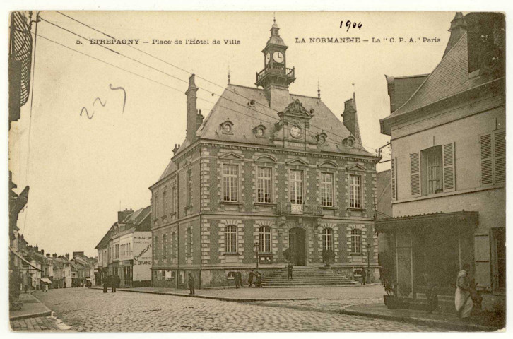 Etrépagny. Place de l'Hôtel de Ville.