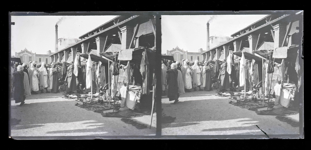 Minoterie L. Derouineau en Algérie, un jour de marché.