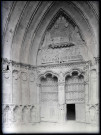 Portail central de la façade ouest de la cathédrale Notre-Dame de Sées (Orne).