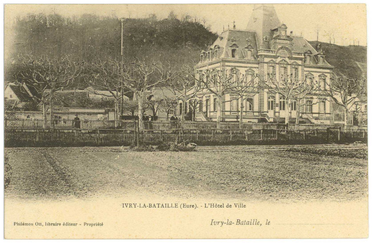 Ivry-la-Bataille. L'Hôtel-de-Ville.