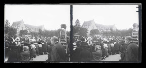 Procession religieuse à Lourdes (Hautes-Pyrénées).