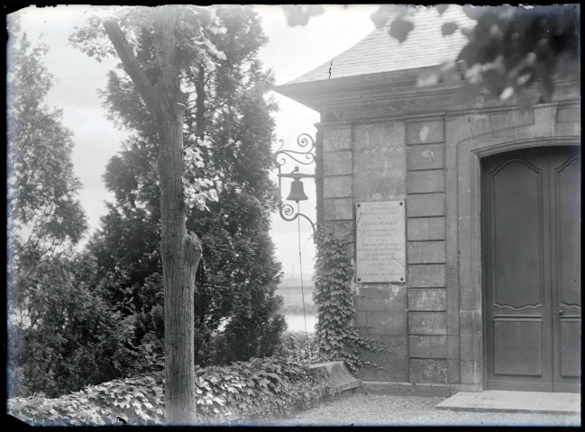 Façade du pavillon de jardin de la propriété du père de Flaubert à Croisset (Seine-Maritime).