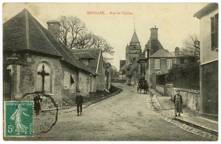 Ménilles. Rue de l'Eglise.
