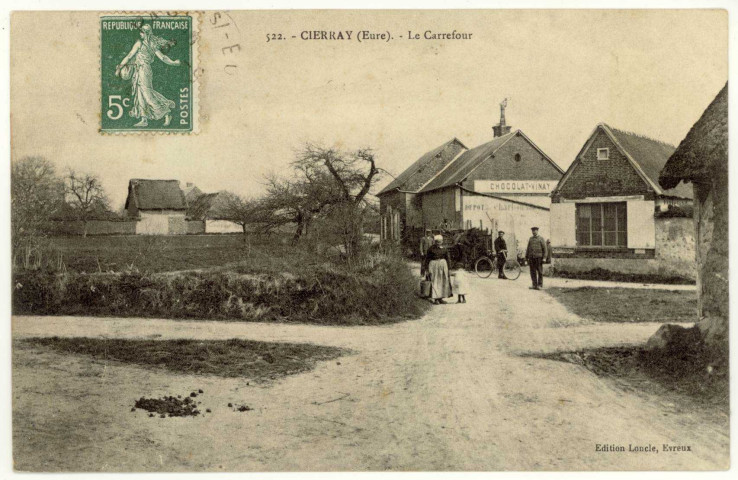Cierrey. Le Carrefour.