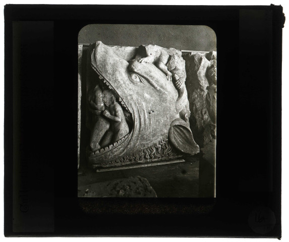 Musée de Bourges (Cher), fragment du jubé, gueule du Léviathan.