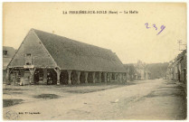 Ferrière-sur-Risle (La). La Halle.