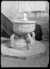 Fonts baptismaux de l'église de Dampsmesnil (Eure).
