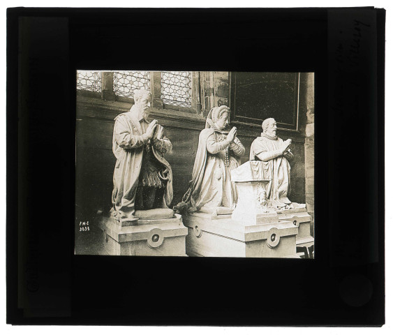Église de Magny-en-Vexin (Val-d'Oise), statues funéraires des Villeroy.