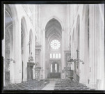 Intérieur d'église.