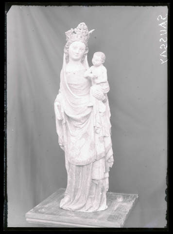 Statue de Vierge à l'enfant de l'église de Saussay-la-Campagne (Eure).