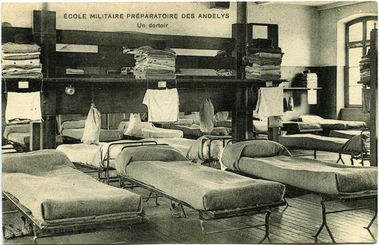 Andelys (Les). Ecole Militaire préparatoire des Andelys - Un dortoir.
