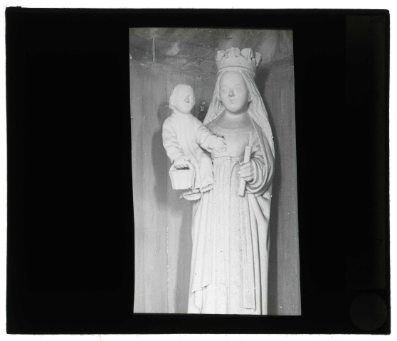 Église de Saint-Julien-de-la-Liègue (Eure), statue de Vierge à l'enfant.