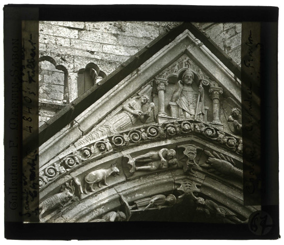 Cathédrale Notre-Dame de Chartres (Eure-et-Loir), porche nord, fronton portail droit, détail.