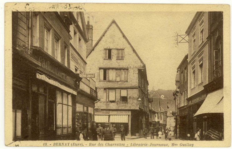 Bernay. Rue des Charrettes- Librairie- Journaux, Maison Guillay.