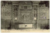 Chavigny. Intérieur de l'Eglise XVIe siècle- Vitraux et magnifique Retable de l'Epoque- Tabernacle du XVIIe siècle.