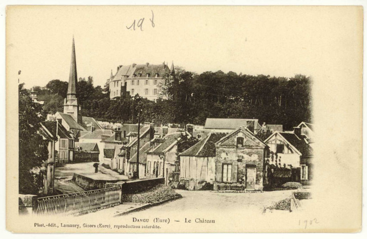 Dangu. Le Château.