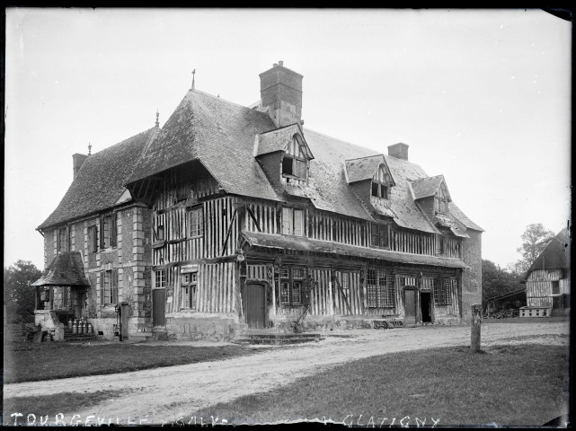 Manoir de M. Glatigny à Tourgéville (Calvados).