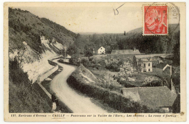 Cailly-sur-Eure. Environs d'Evreux-Cailly-Panorama sur la Vallée de l'Eure-Les coteaux-La route d'Evreux.