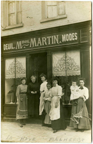 Haye-Malherbe (La). [Deuil. Mmes Martin - Modes].
