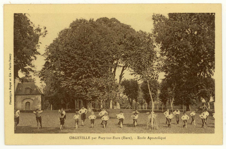 Caillouet-Orgeville. Ecole Apostolique.