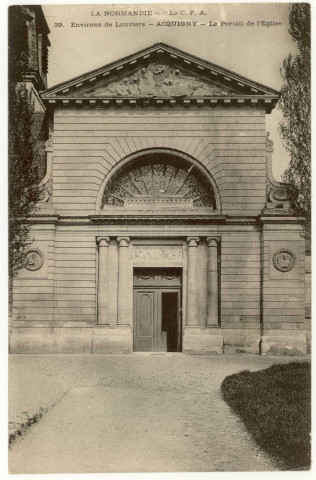 Acquigny. Le portail de l'église.