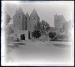 Porte, tours et remparts de la Cité de Carcassonne (Aude). Idem 5395
