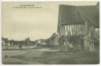 Vieille-Lyre (La). Anciennes Maisons.