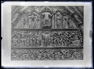 Tympan du portail de la cathédrale Saint-Étienne de Bourges (Cher) représentant le Jugement dernier.