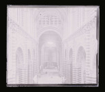 Intérieur de cathédrale.