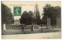 Amfreville-la-Campagne. Le Château, ensemble.