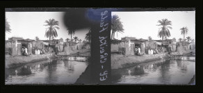 Canaux d'irrigation dans les habitations d'El-Cheikh-Fadl (Égypte).