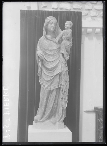 Statue de Vierge à l'enfant de l'église de Pont-Saint-Pierre (Eure).