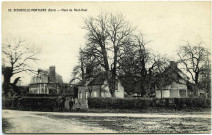 Montaure. Ecrosville-Montaure (Eure). - Place du Bout-Haut.