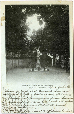 Evreux-Ville. Couvent de la providence - Cour de l'Ouvroir.