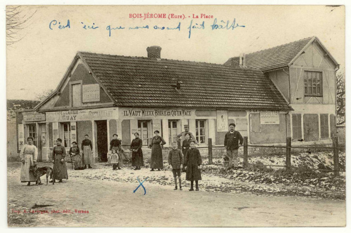 Bois-Jérôme-Saint-Ouen. La Place.