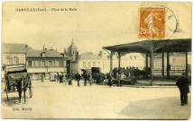 Damville. Place de la Halle.