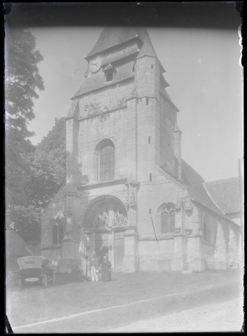 Vue d'ensemble de l'église de Ménilles (Eure).