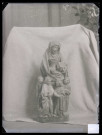 Église de La Bonneville-sur-Iton (Eure), statue de Marie-Jacobé et de ses quatre enfants.