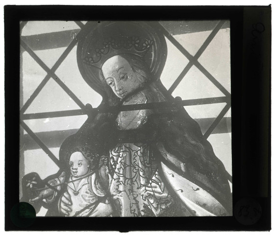 Église Saint-Martin d'Arnières-sur-Iton (Eure), vitrail "La Vierge à l'enfant".
