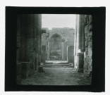 Ruines et vestiges de temple.