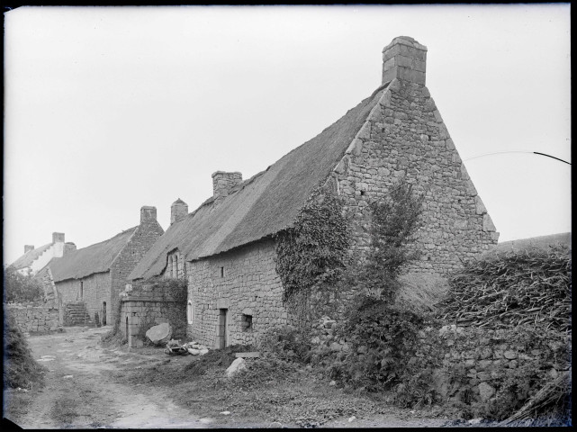 Chaumières bretonnes.